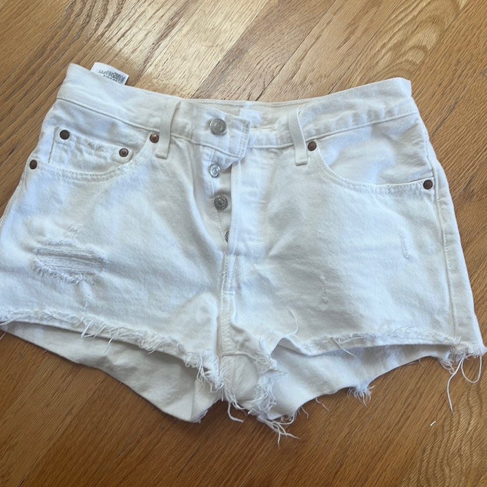 Levi’s white shorts